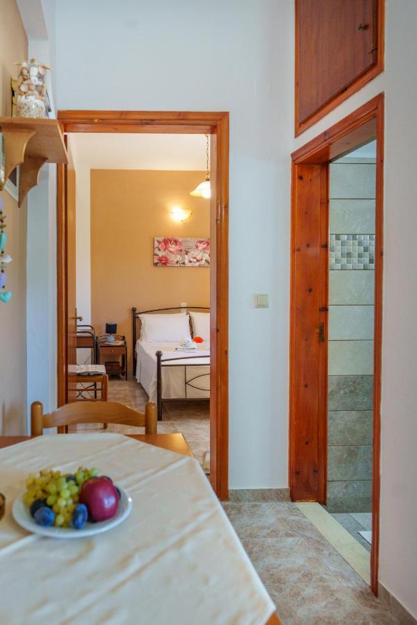 Hara'S Apartments Kasztrí Kültér fotó