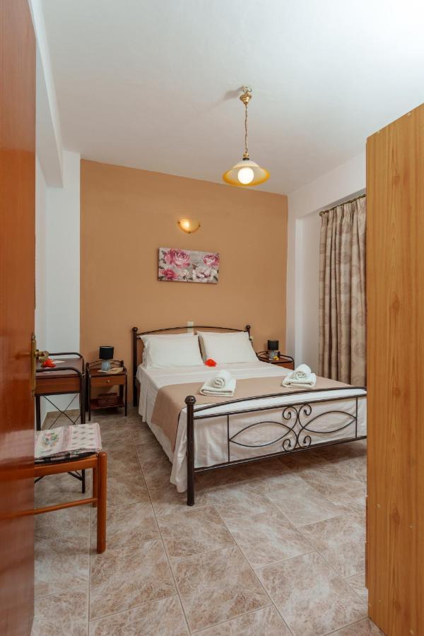 Hara'S Apartments Kasztrí Kültér fotó